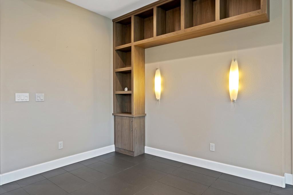 MLS #219131963DA image #11