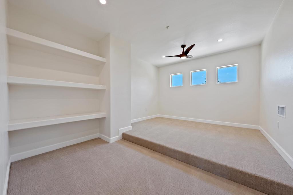 MLS #219131963DA image #24