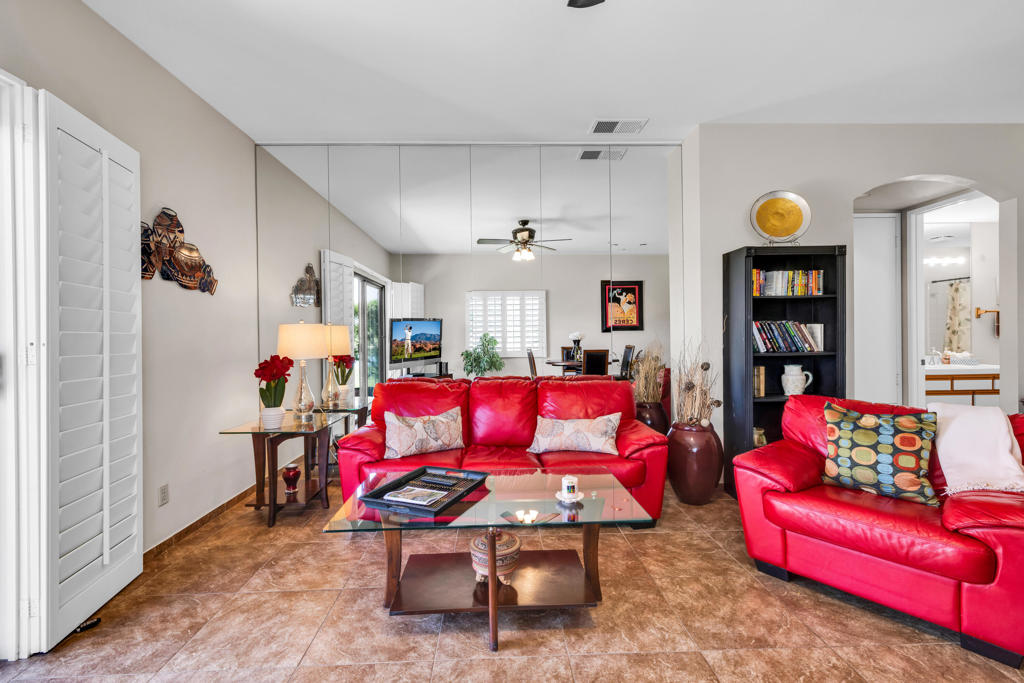 MLS #219132051DA image #4