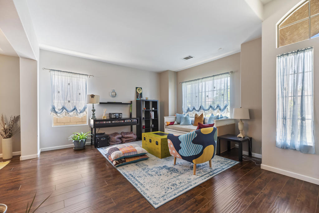 MLS #219132107DA image #4