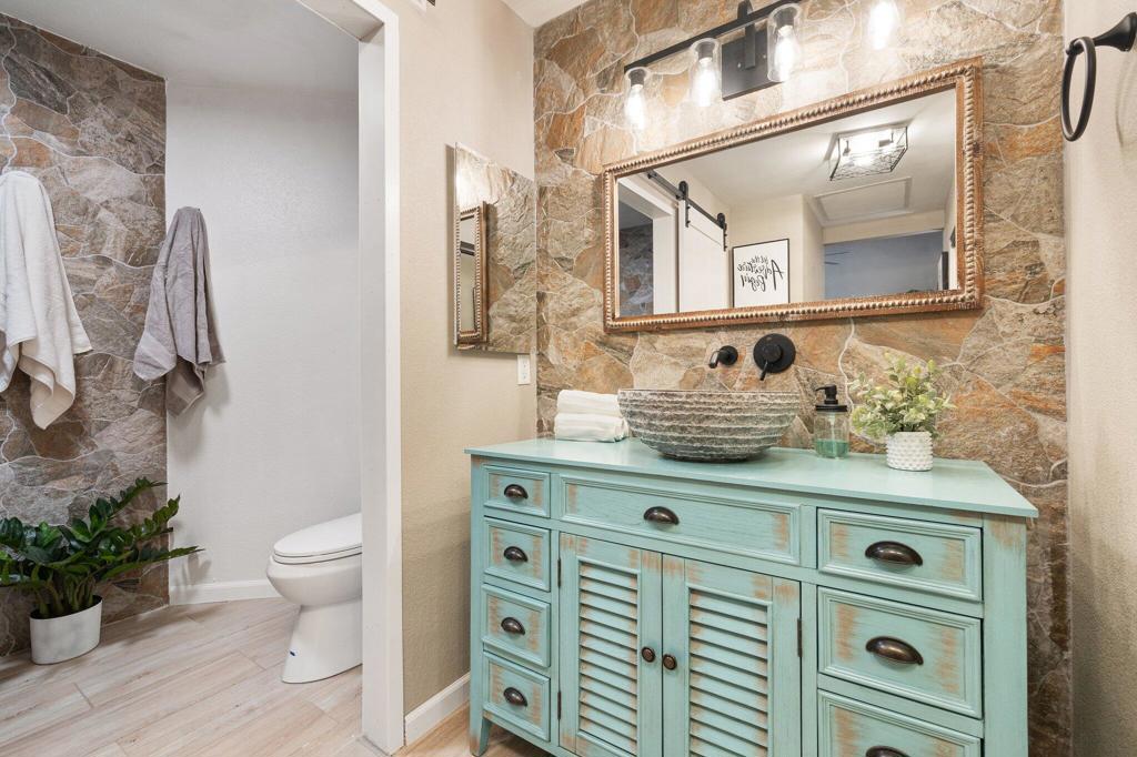 MLS #219132194DA image #3