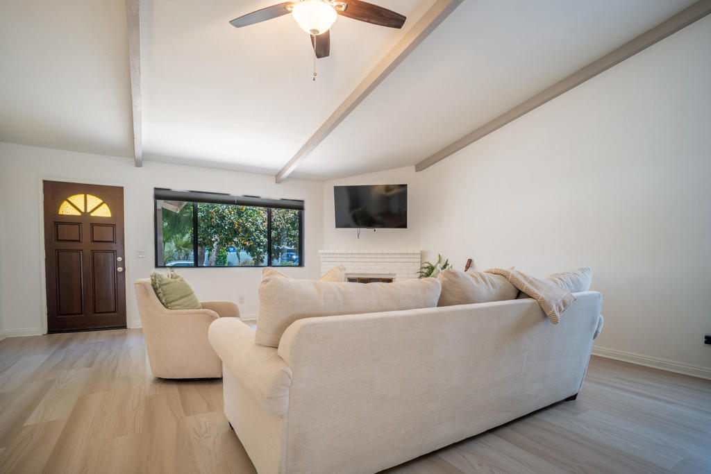 MLS #219132232DA image #4