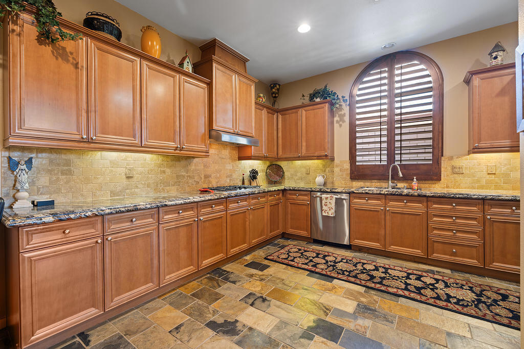 MLS #219132238DA image #1