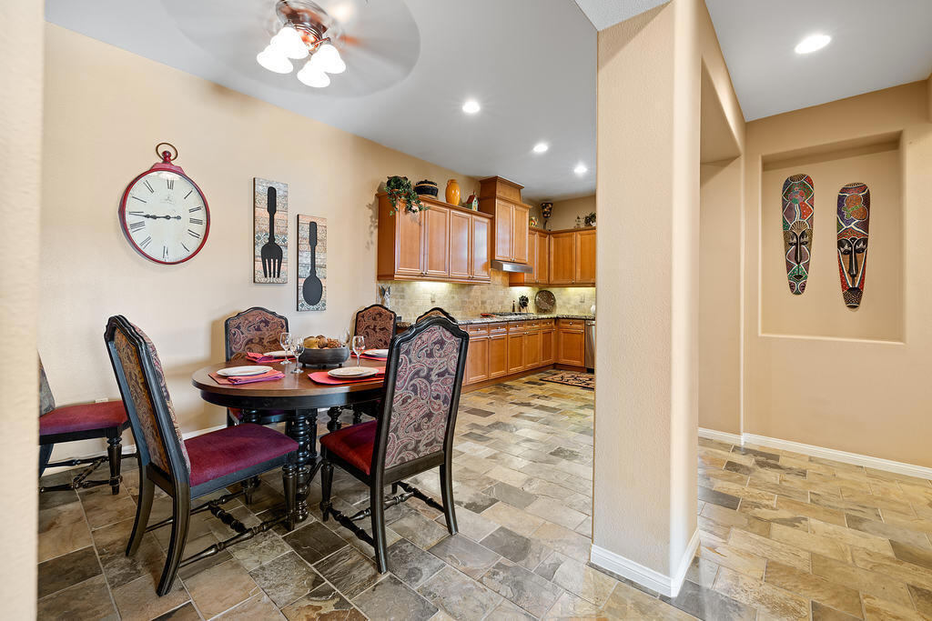 MLS #219132238DA image #5