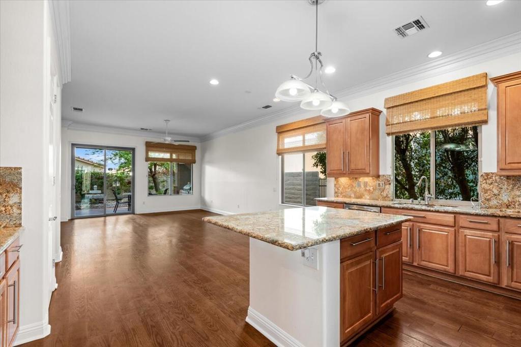 MLS #219132300DA image #2