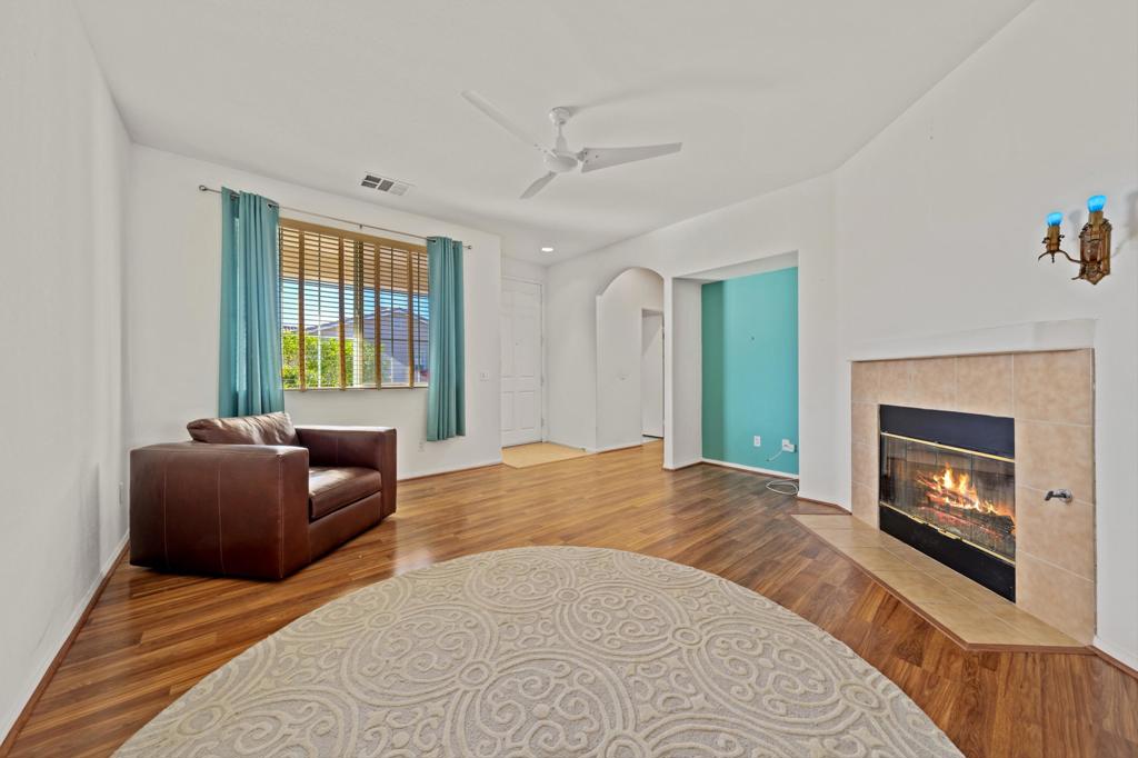 MLS #219132408DA image #3