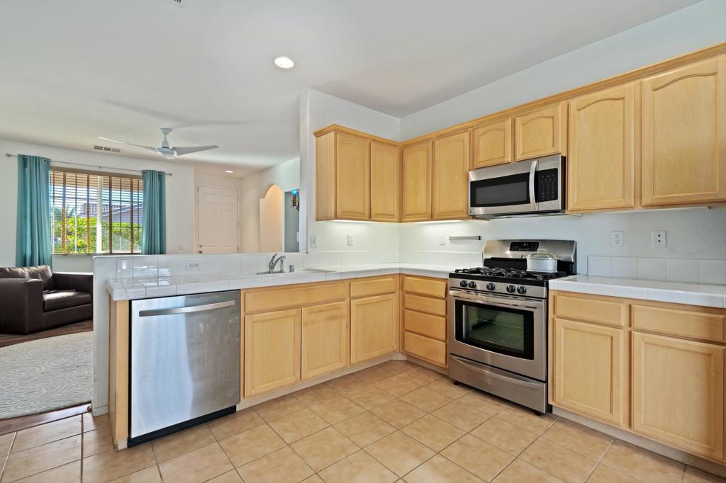 MLS #219132408DA image #4