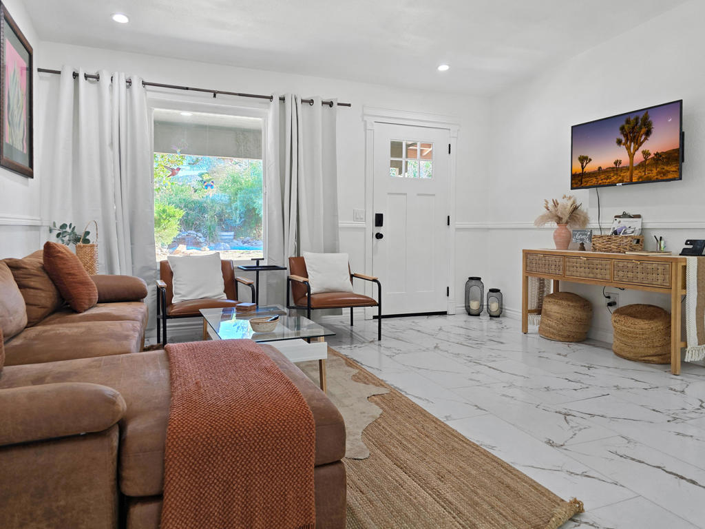 MLS #219132438DA image #2