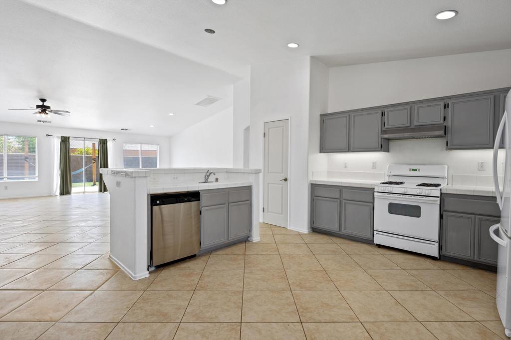 MLS #219132461DA image #12