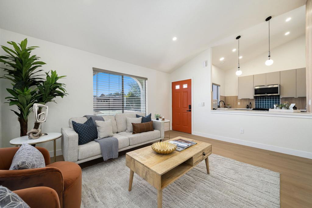 MLS #219132465PS image #4