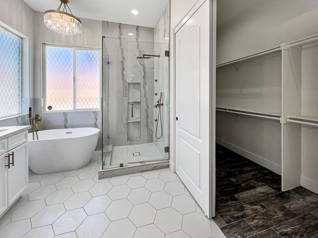 MLS #219132700DA image #15