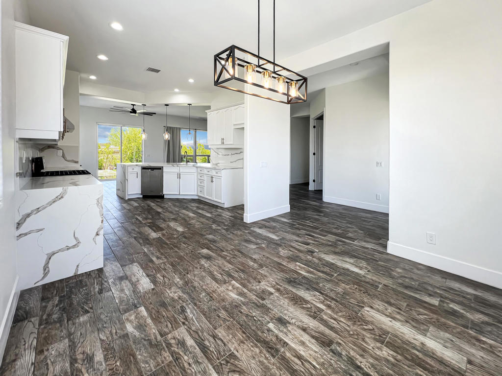 MLS #219132700DA image #5