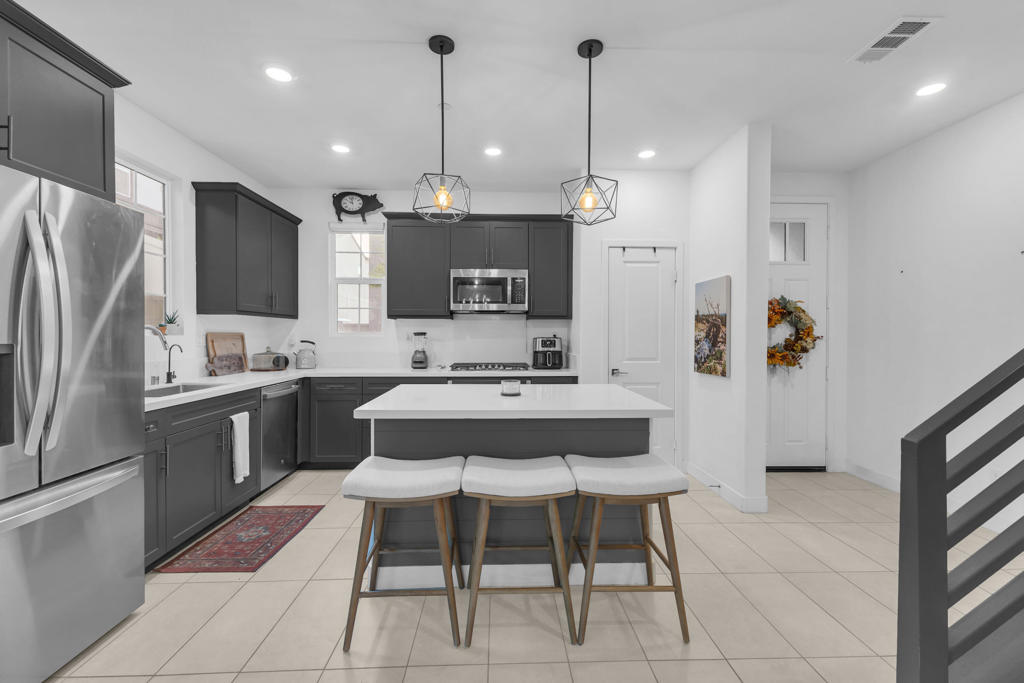 MLS #219132996PS image #4