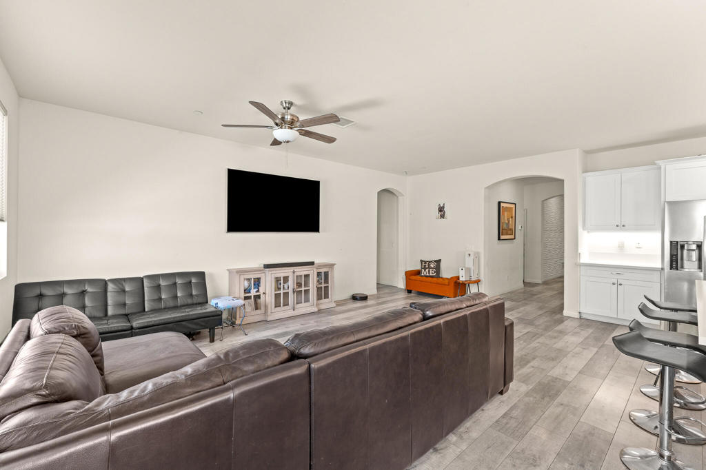 MLS #219132997DA image #15