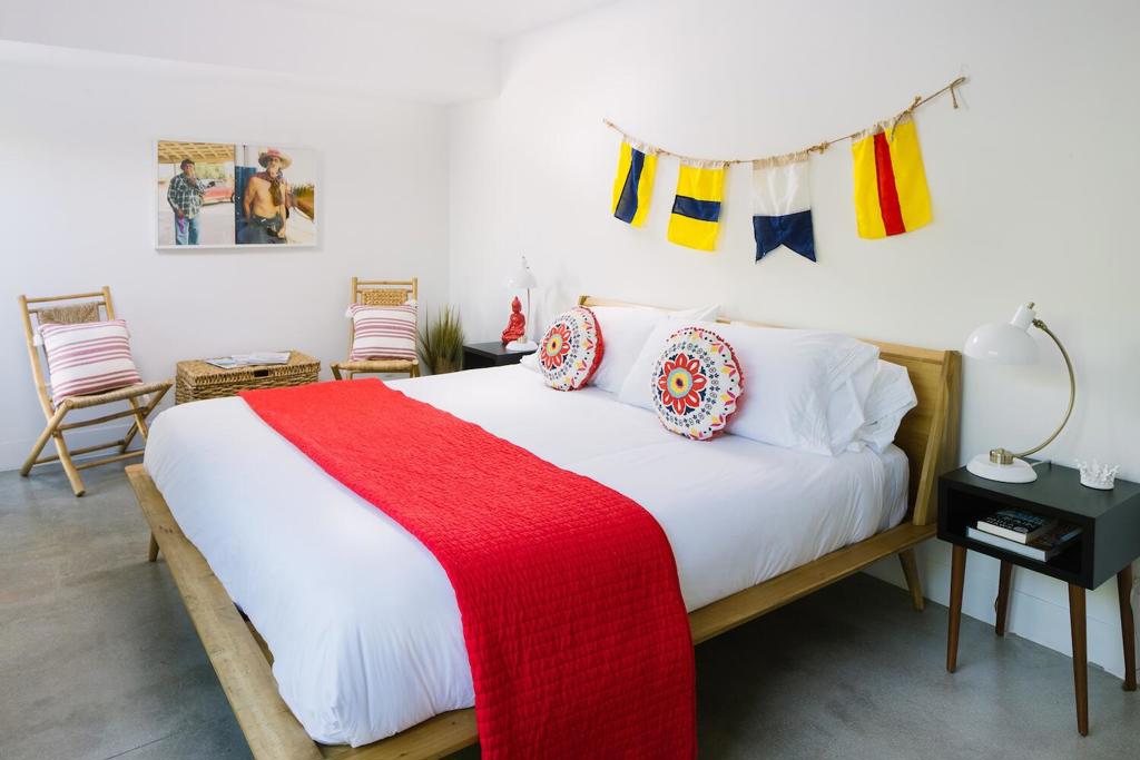 MLS #219133069PS image #2