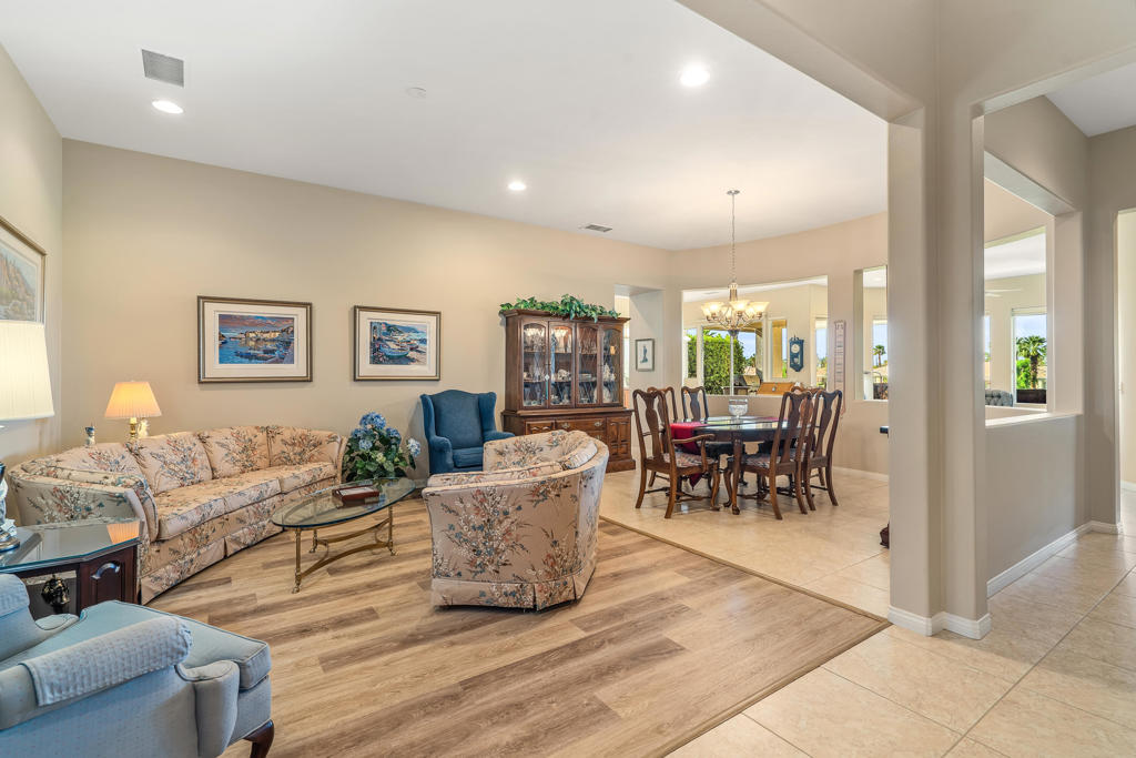 MLS #219133230DA image #3