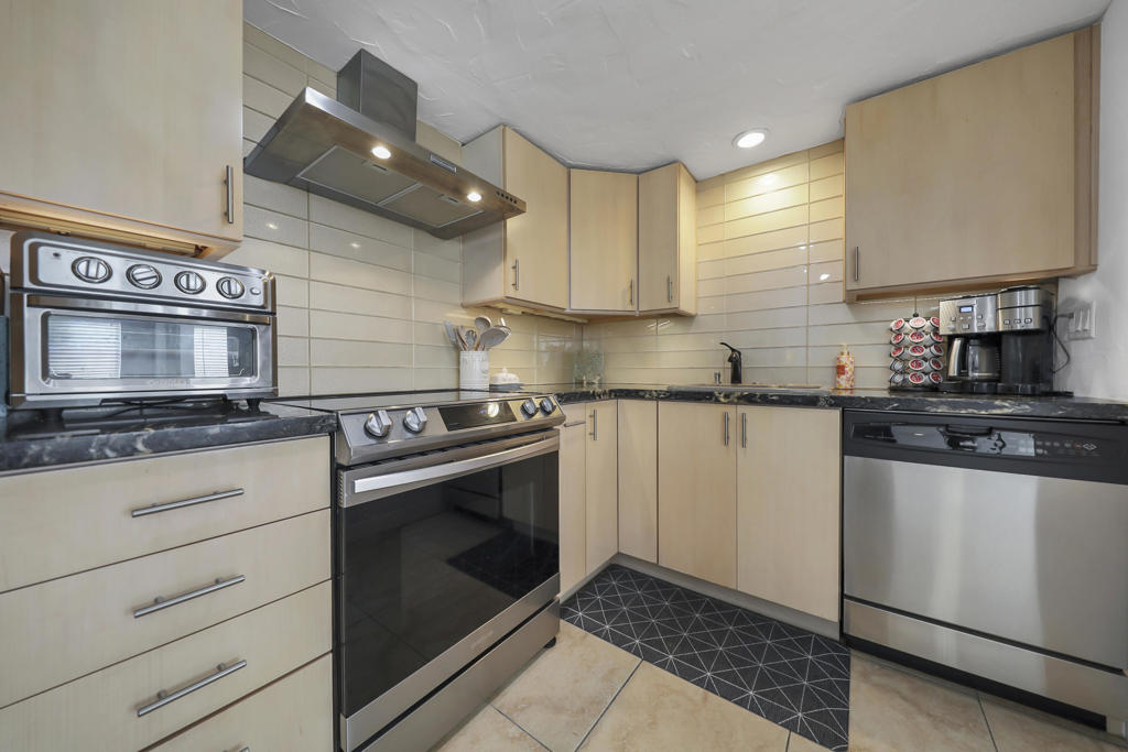 MLS #219133254DA image #3