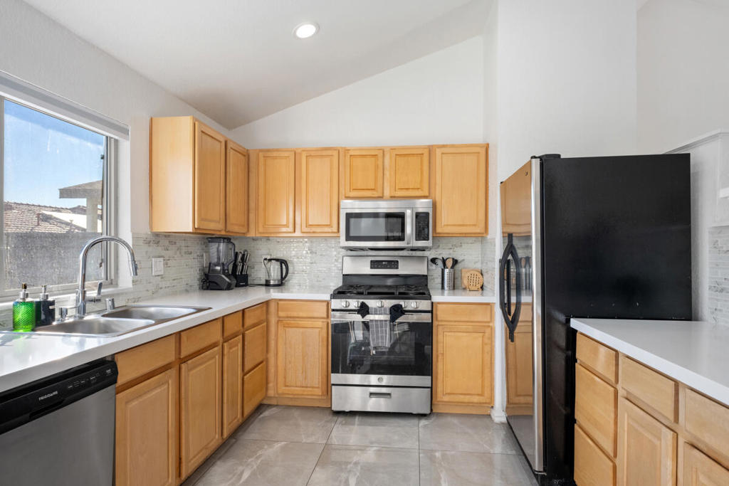 MLS #219133305DA image #10