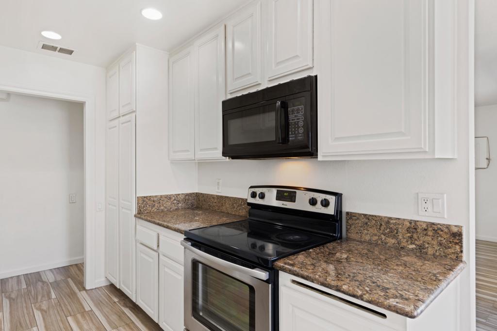 MLS #219133334DA image #10