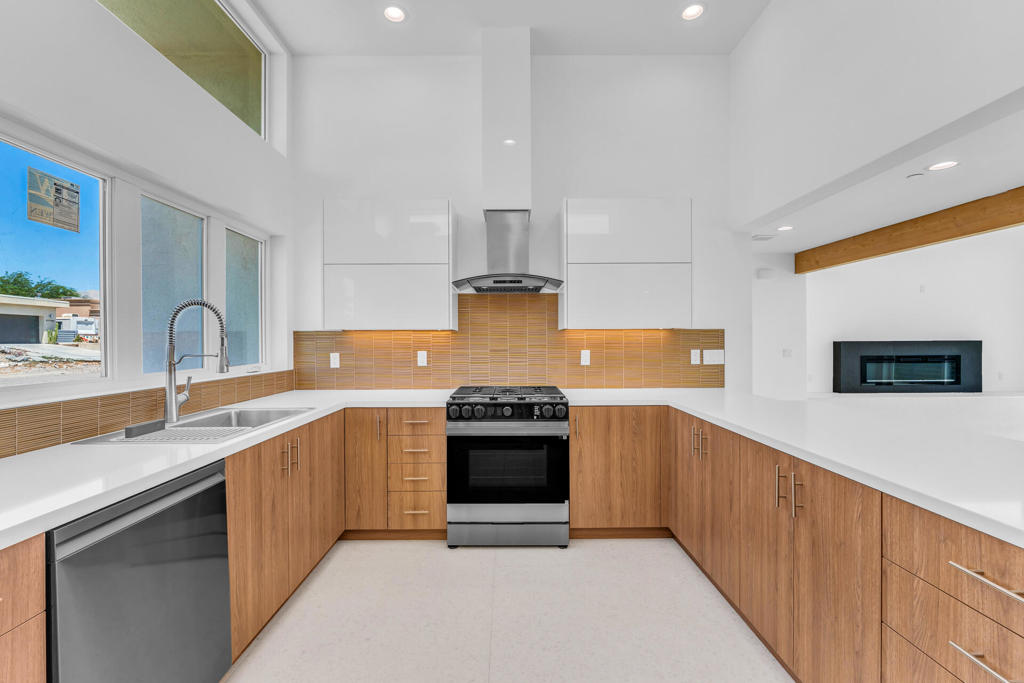 MLS #219133523DA image #14