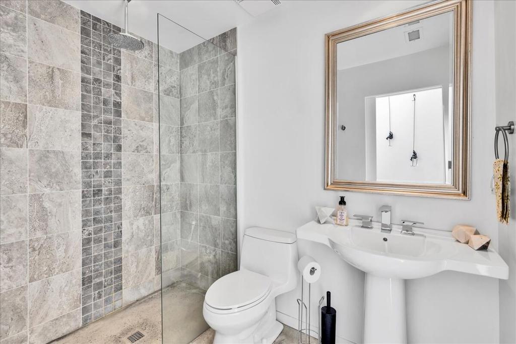 MLS #219133624DA image #16