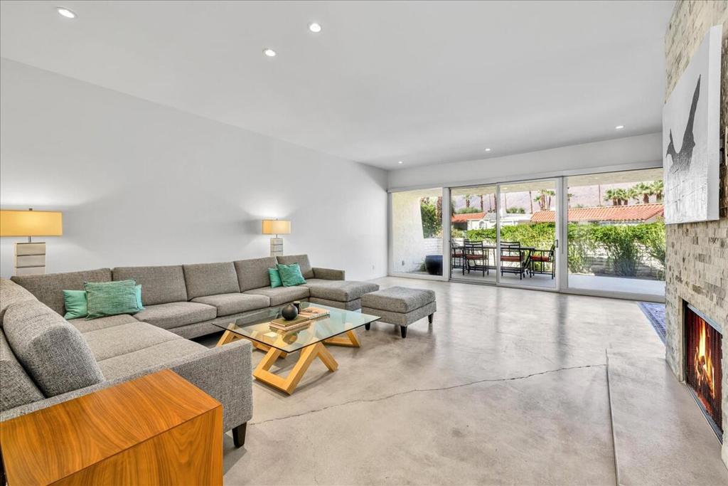 MLS #219133624DA image #4