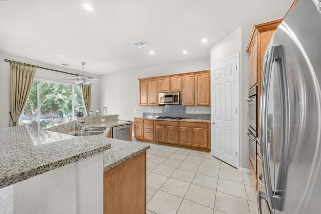 MLS #219133746DA image #2