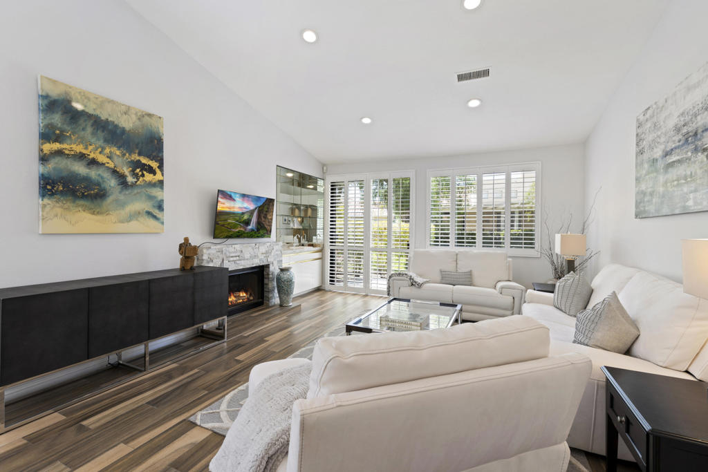 MLS #219133805DA image #3