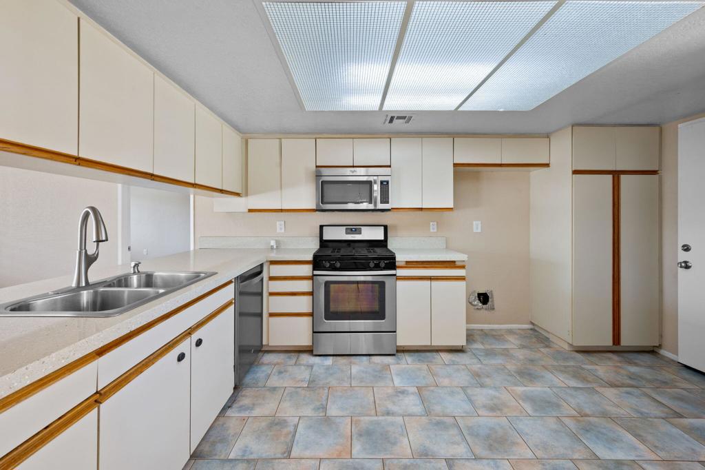 MLS #219134102DA image #16