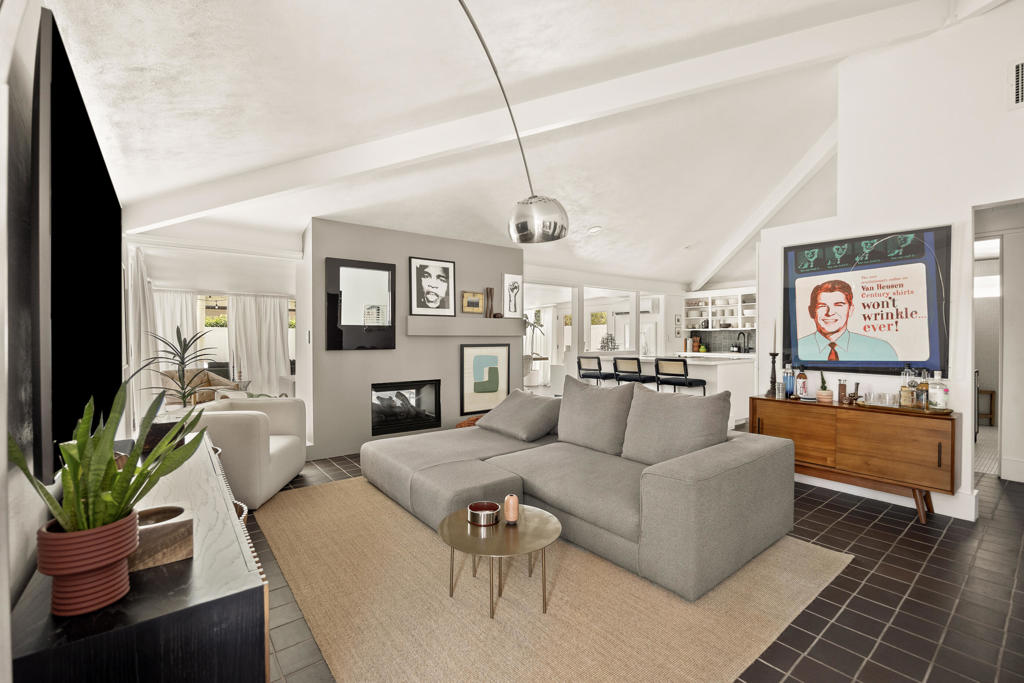 MLS #219135142PS image #3