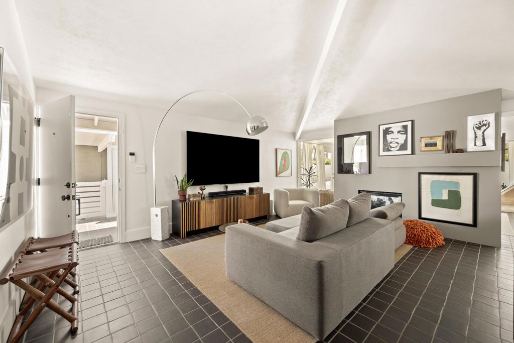 MLS #219135142PS image #5