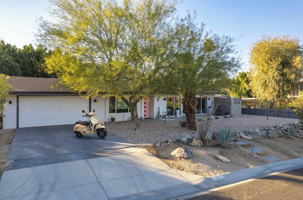 MLS #219135170DA image #2