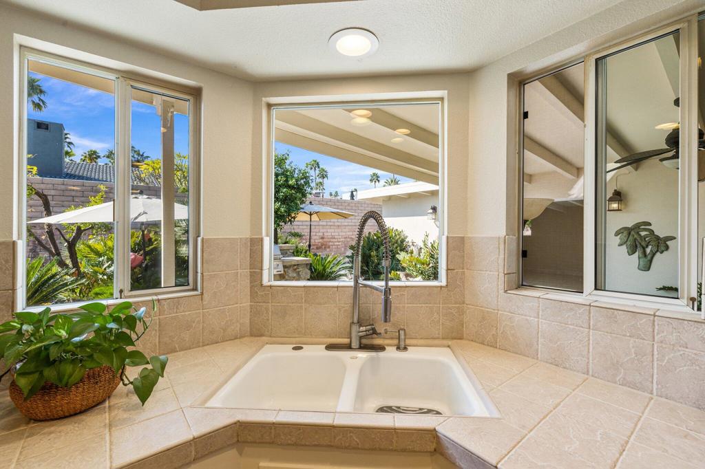 MLS #219135185DA image #16