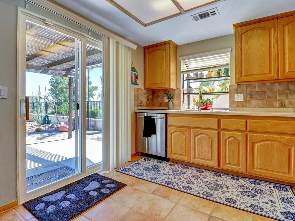 MLS #219135212DA image #10