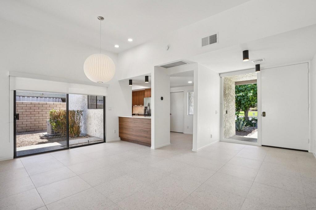 MLS #219135258DA image #4