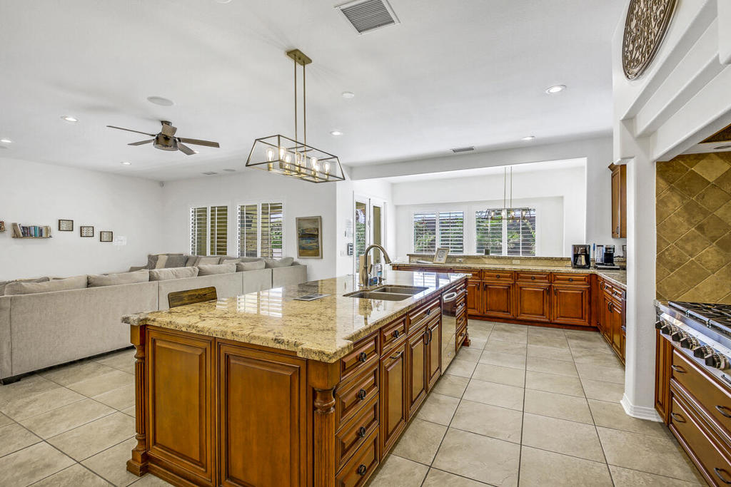 MLS #219135315DA image #10