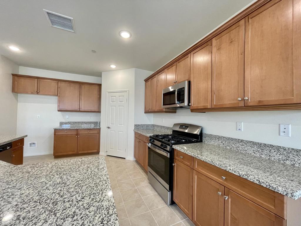 MLS #219135337DA image #5