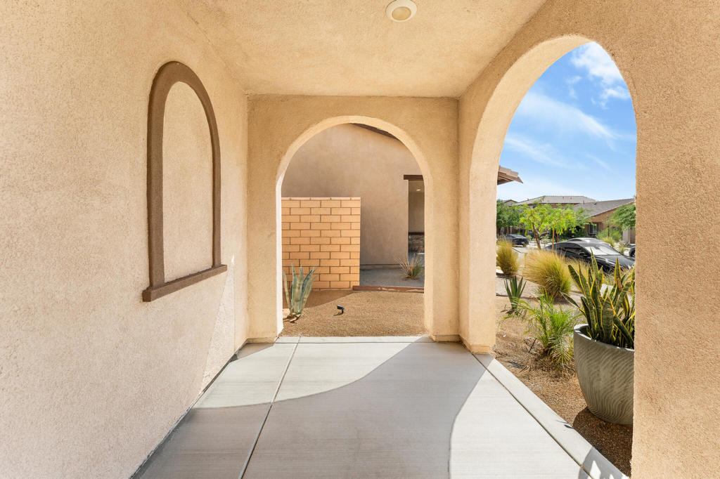 MLS #219135345DA image #3