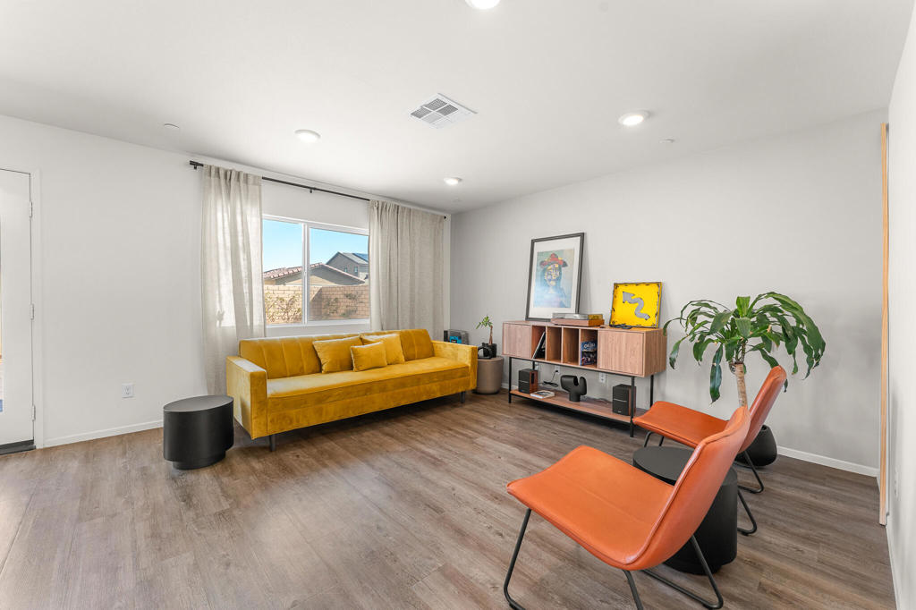 MLS #219135345DA image #8