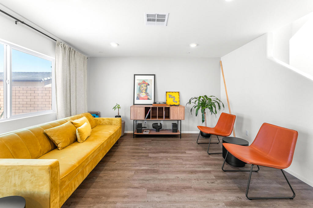 MLS #219135345DA image #9