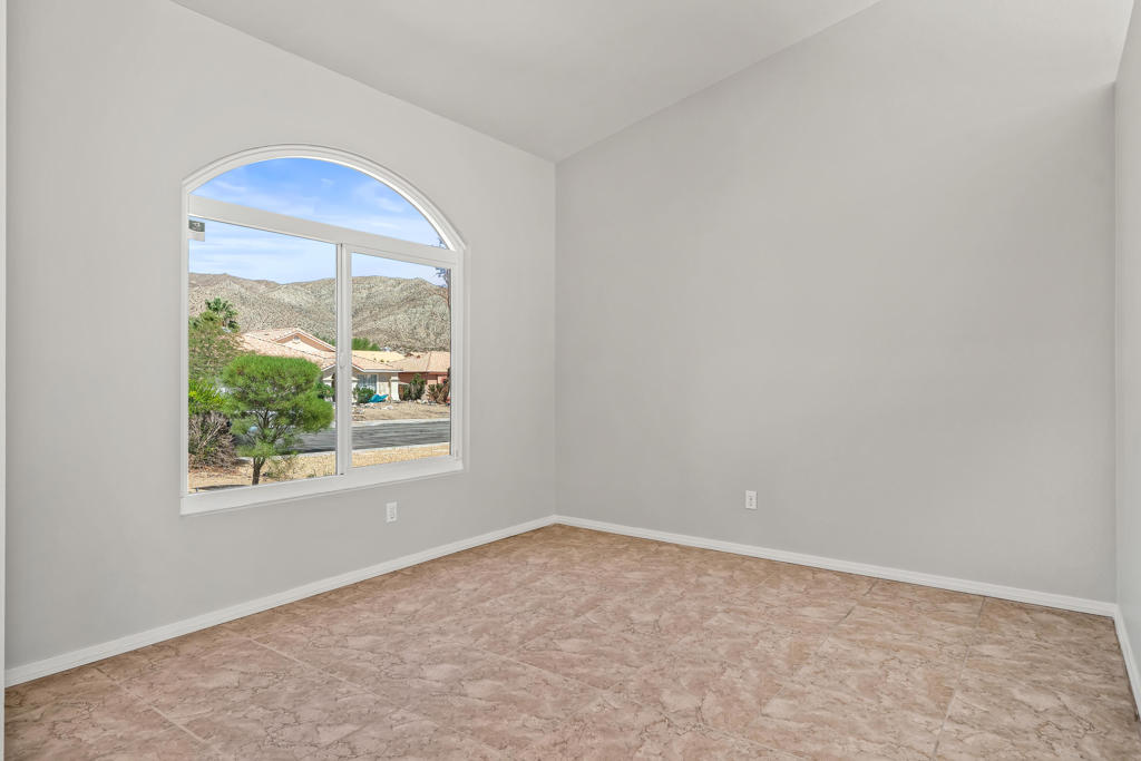 MLS #219135352DA image #6