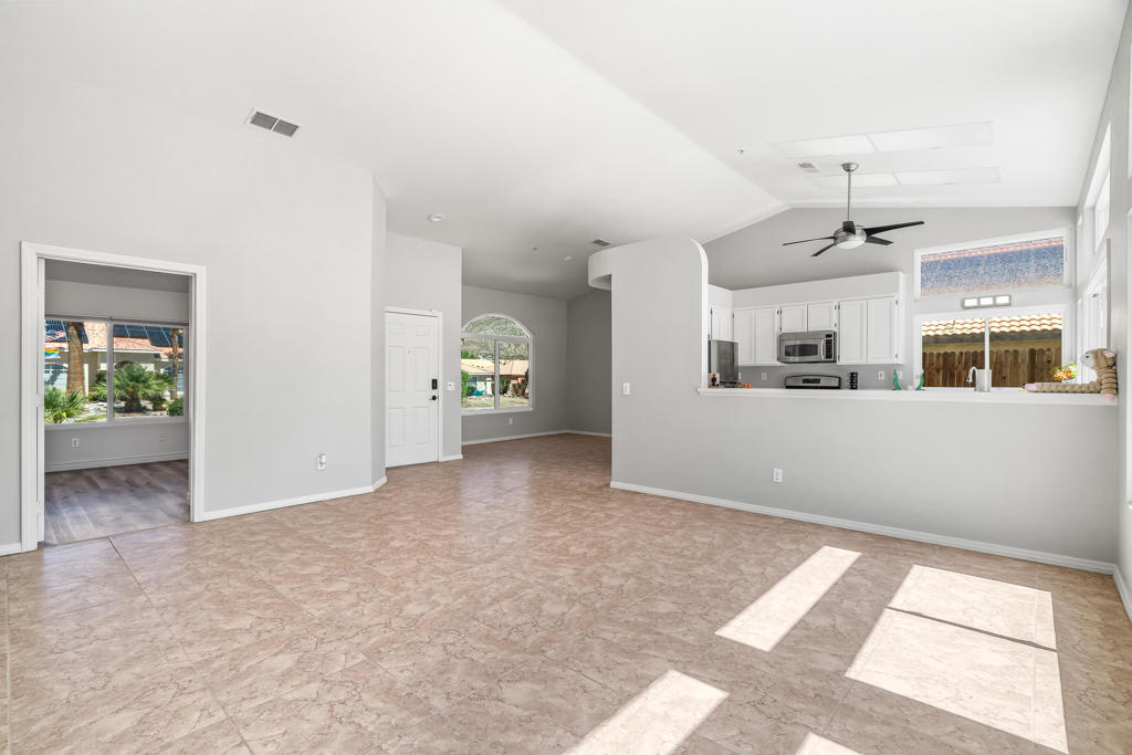 MLS #219135352DA image #9