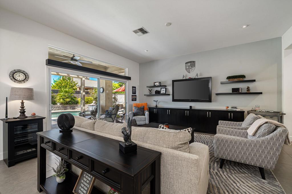 MLS #219135359DA image #12