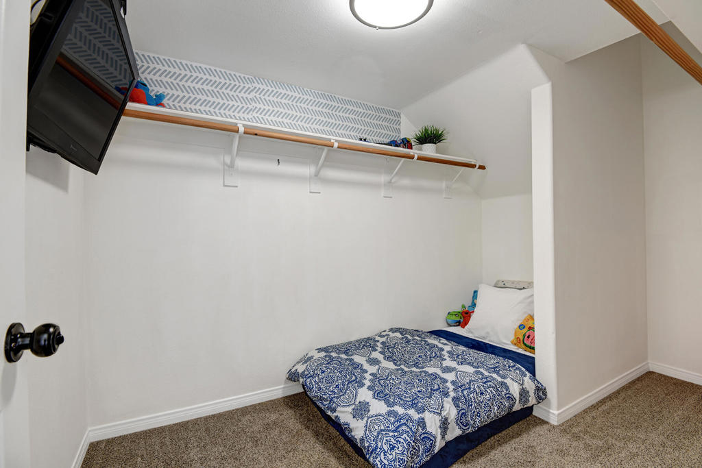 MLS #219135465DA image #25