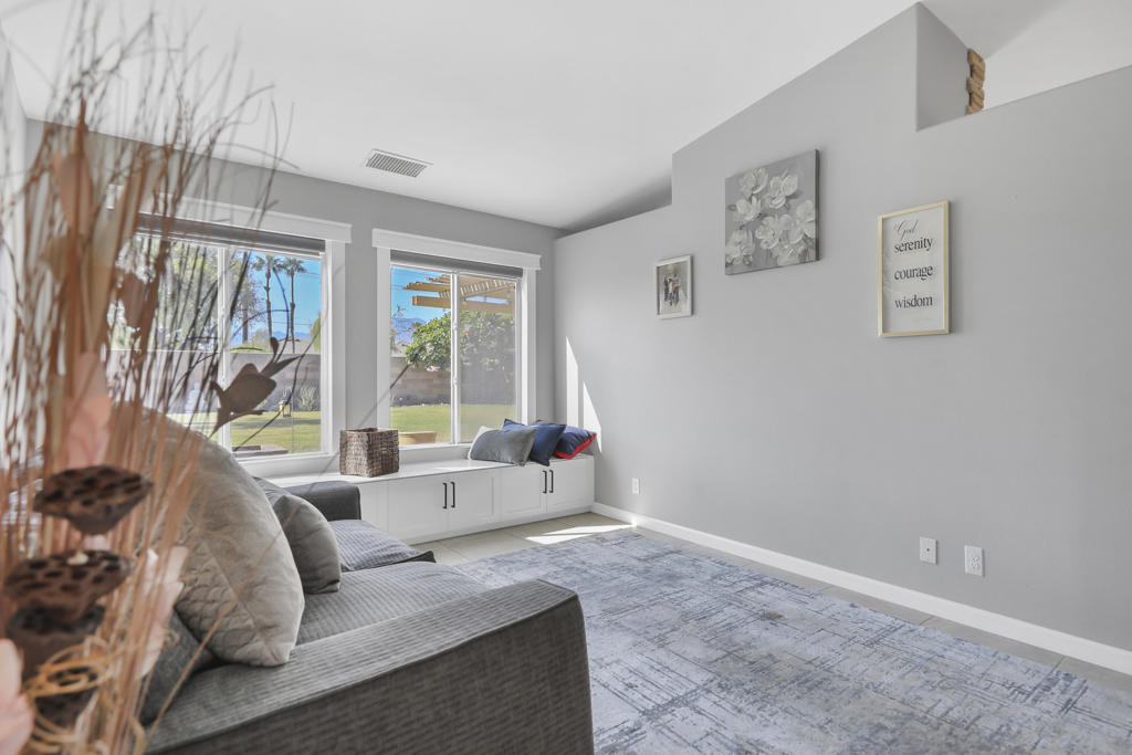 MLS #219135501DA image #5