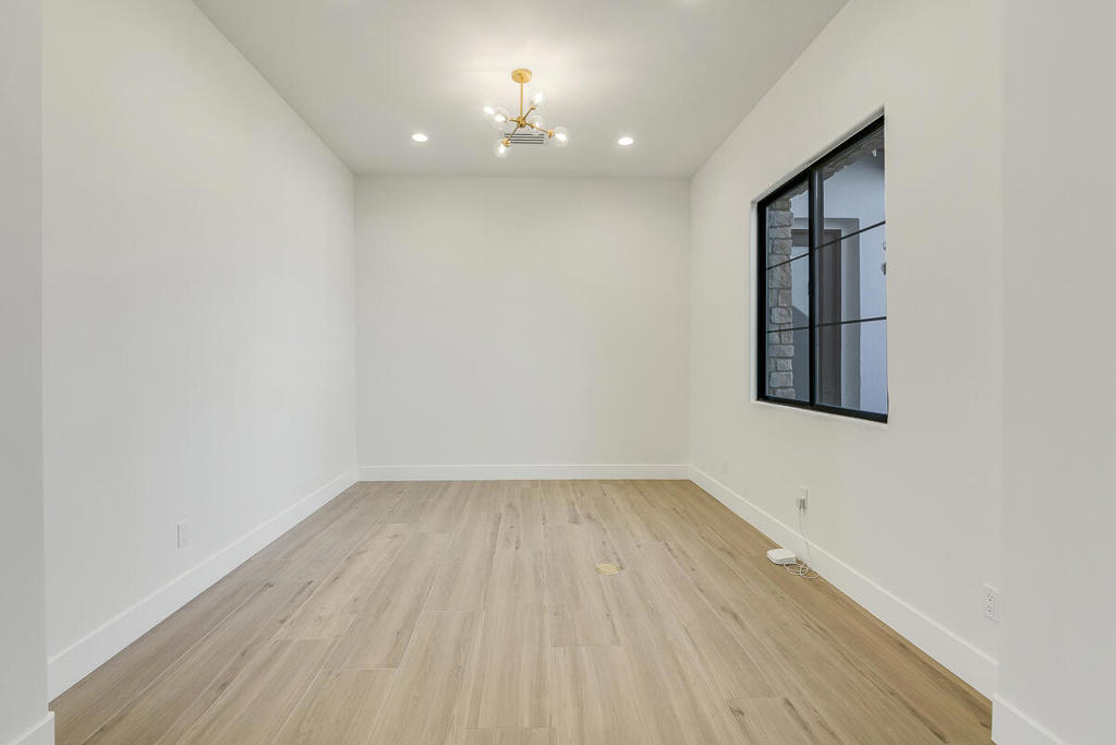 MLS #219135538DA image #9