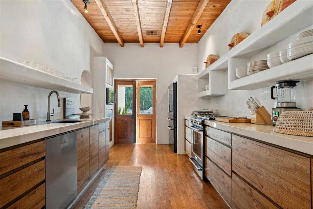 MLS #219135561DA image #3