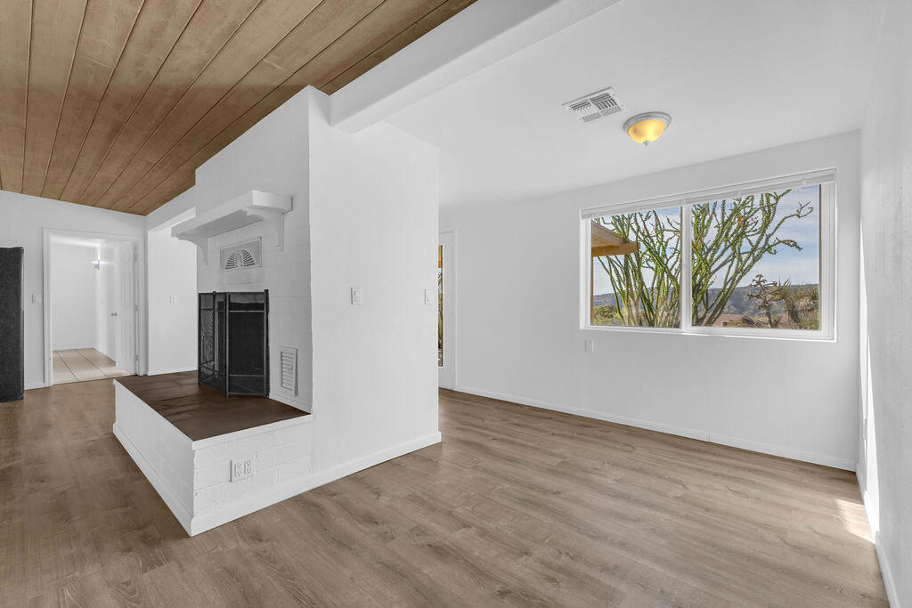 MLS #219135582DA image #10