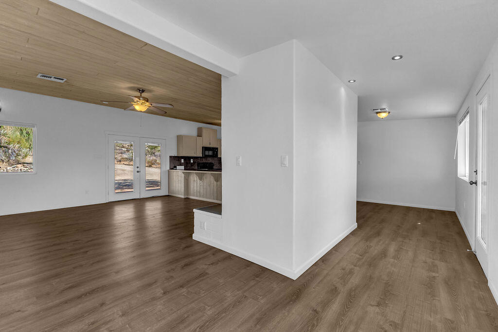 MLS #219135582DA image #8