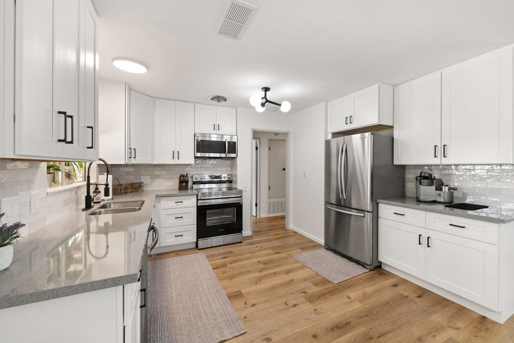 MLS #219135584PS image #2